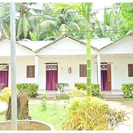 Moon Shine Garden Resort Lakshmanpur Exteriör bild