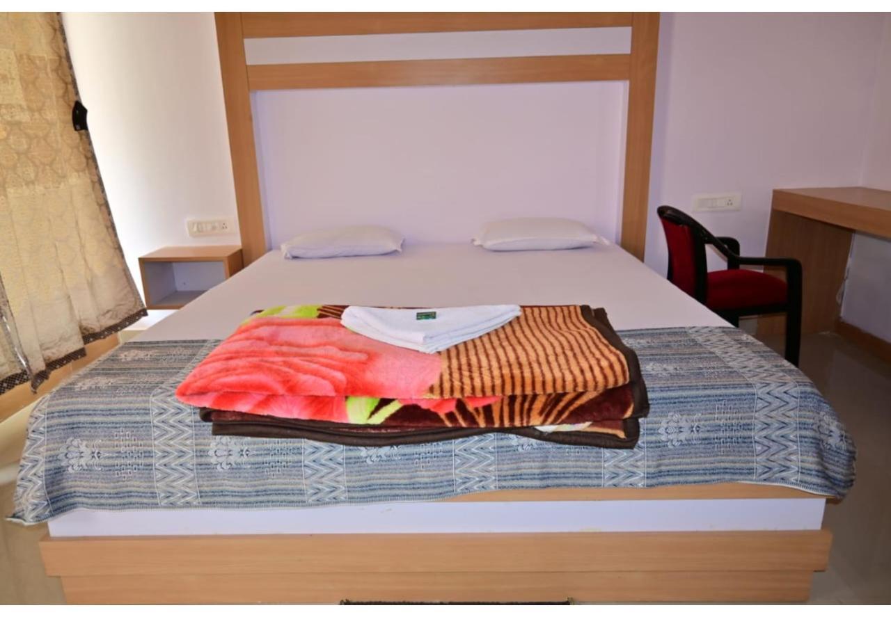 Moon Shine Garden Resort Lakshmanpur Exteriör bild