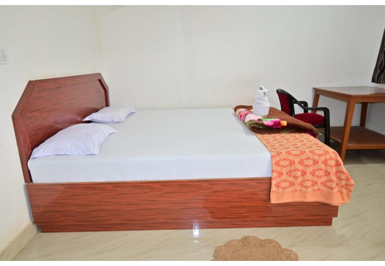 Moon Shine Garden Resort Lakshmanpur Exteriör bild